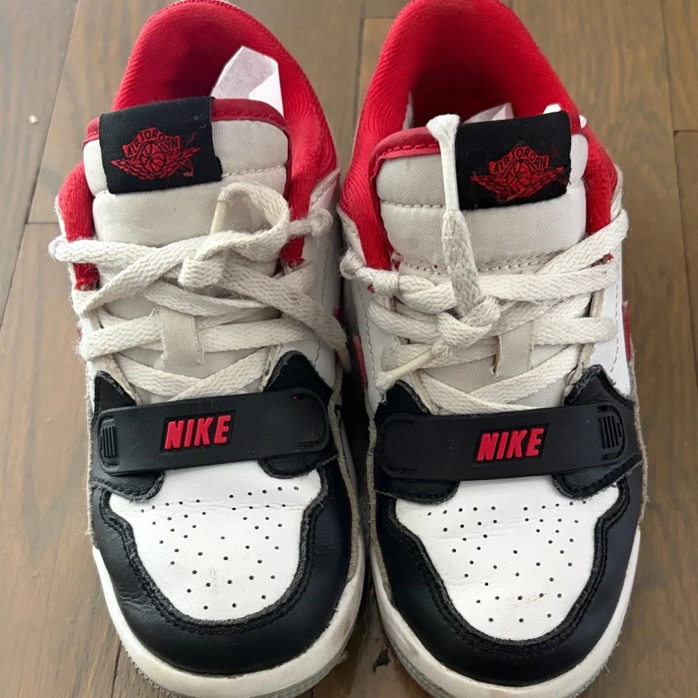 Nike Kids Sneakers White Black Red Low-Top 12c - Picture 2 of 9